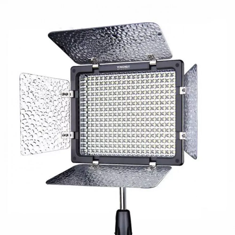 Лампа видеосвет LED YN300 III 18W Light 300pcs color 3200-5500K — YongNuo